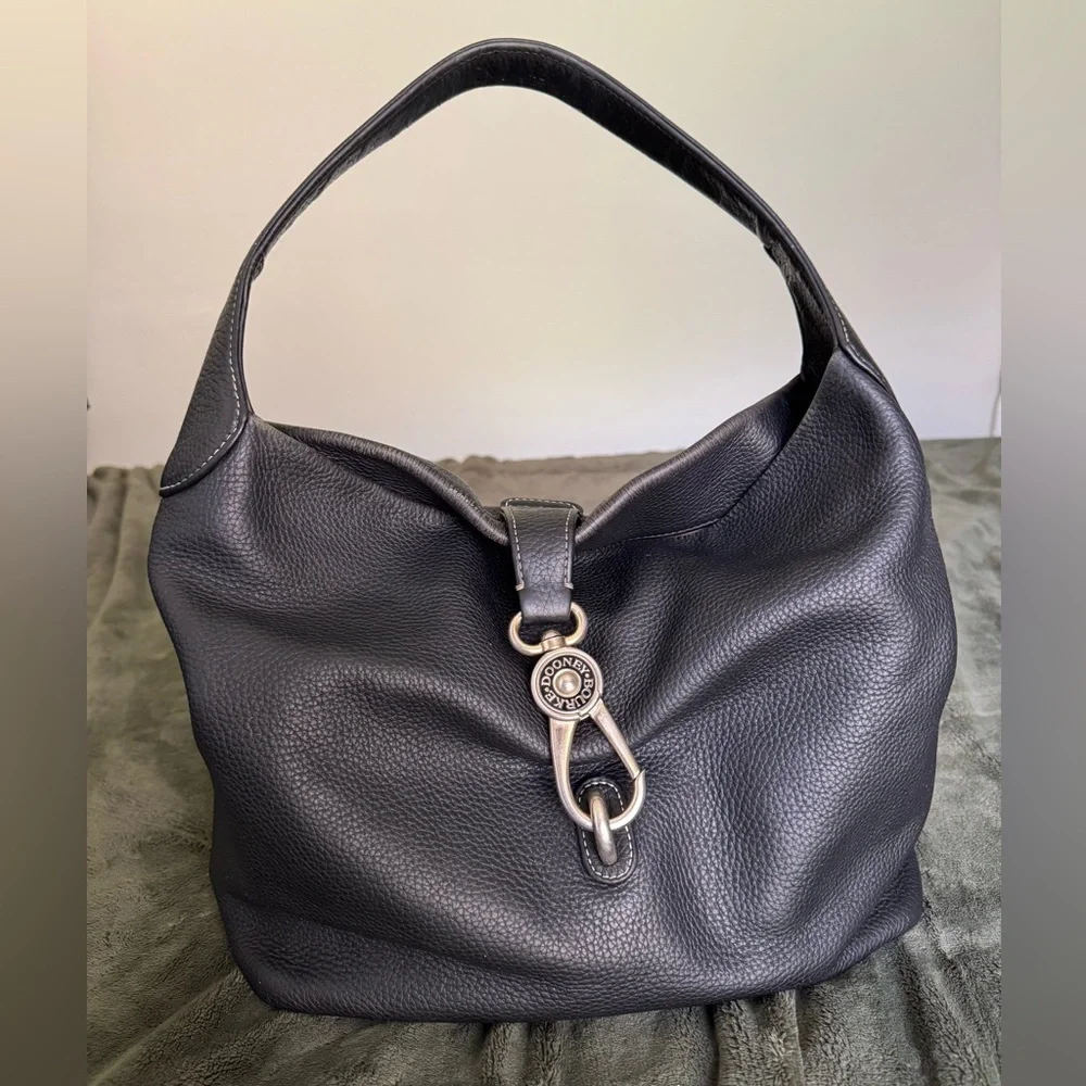Dooney & Bourke Black Pebbled Leather Hobo Bag – Classic Hardware